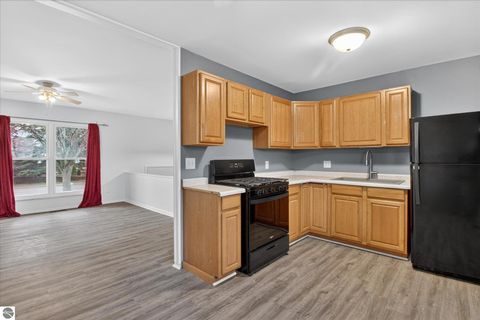 Tiny photo for 604 S Rockingham Avenue, Alma, MI 48801 (MLS # 1943596)