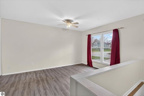 Tiny photo for 604 S Rockingham Avenue, Alma, MI 48801 (MLS # 1943596)