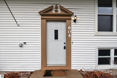 Tiny photo for 604 S Rockingham Avenue, Alma, MI 48801 (MLS # 1943596)