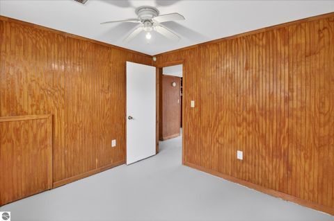 Tiny photo for 604 S Rockingham Avenue, Alma, MI 48801 (MLS # 1943596)