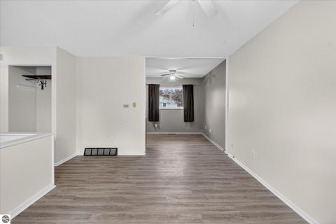 Tiny photo for 604 S Rockingham Avenue, Alma, MI 48801 (MLS # 1943596)