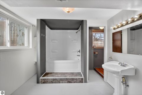 Tiny photo for 604 S Rockingham Avenue, Alma, MI 48801 (MLS # 1943596)