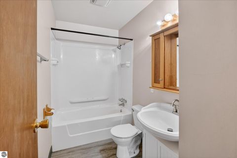 Tiny photo for 604 S Rockingham Avenue, Alma, MI 48801 (MLS # 1943596)