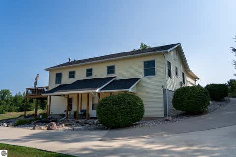 Tiny photo for 1201 S Clubhouse Drive, Lake Isabella, MI 48893 (MLS # 1948888)