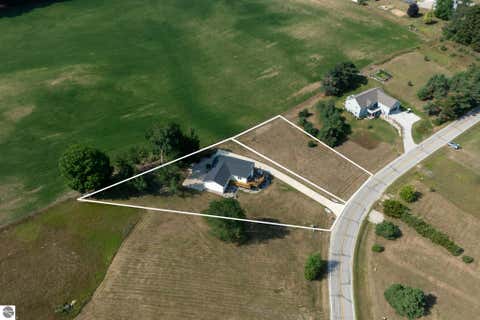 Tiny photo for 1201 S Clubhouse Drive, Lake Isabella, MI 48893 (MLS # 1948888)