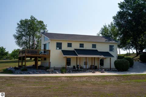 Tiny photo for 1201 S Clubhouse Drive, Lake Isabella, MI 48893 (MLS # 1948888)