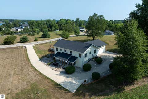 Tiny photo for 1201 S Clubhouse Drive, Lake Isabella, MI 48893 (MLS # 1948888)