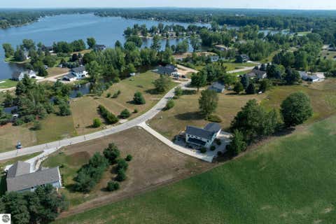 Tiny photo for 1201 S Clubhouse Drive, Lake Isabella, MI 48893 (MLS # 1948888)