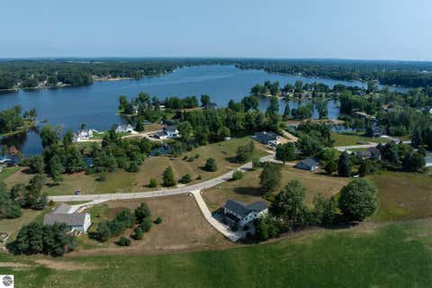 Tiny photo for 1201 S Clubhouse Drive, Lake Isabella, MI 48893 (MLS # 1948888)