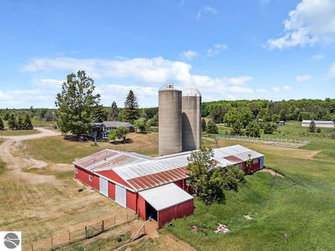 Tiny photo for 1902 N 29 Road, Cadillac, MI 49601 (MLS # 1946473)