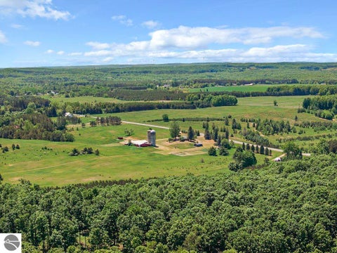 Tiny photo for 1902 N 29 Road, Cadillac, MI 49601 (MLS # 1946473)