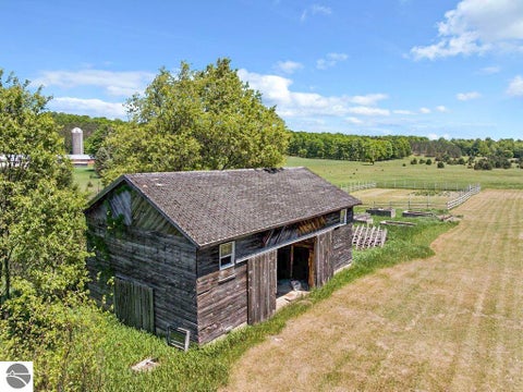 Tiny photo for 1902 N 29 Road, Cadillac, MI 49601 (MLS # 1946473)