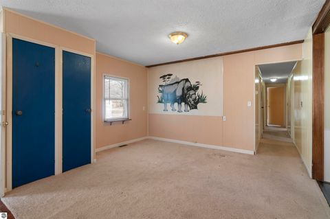 Tiny photo for 302 Fern Avenue, Cadillac, MI 49601 (MLS # 1942600)