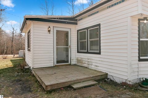 Tiny photo for 302 Fern Avenue, Cadillac, MI 49601 (MLS # 1942600)