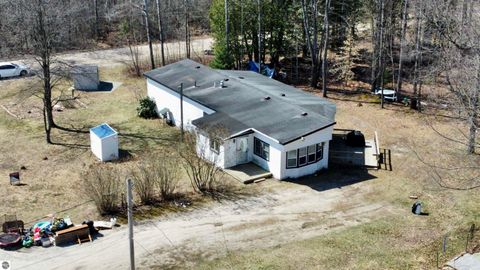 Tiny photo for 302 Fern Avenue, Cadillac, MI 49601 (MLS # 1942600)