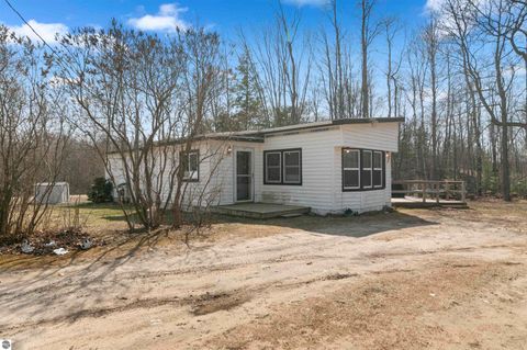 Tiny photo for 302 Fern Avenue, Cadillac, MI 49601 (MLS # 1942600)