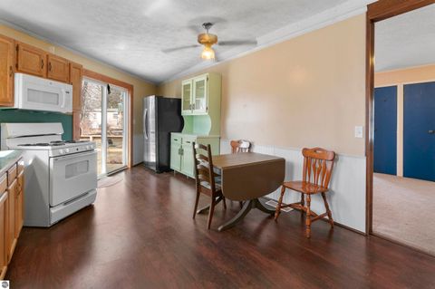 Tiny photo for 302 Fern Avenue, Cadillac, MI 49601 (MLS # 1942600)