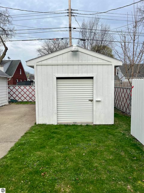 Tiny photo for 1735 Pattengill Avenue, Lansing, MI 48910 (MLS # 1943774)
