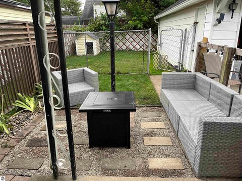 Tiny photo for 1735 Pattengill Avenue, Lansing, MI 48910 (MLS # 1943774)