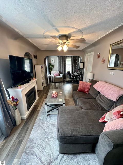 Tiny photo for 1735 Pattengill Avenue, Lansing, MI 48910 (MLS # 1943774)