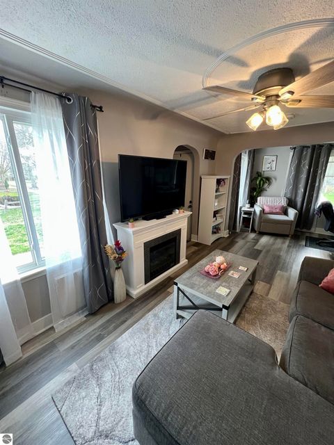 Tiny photo for 1735 Pattengill Avenue, Lansing, MI 48910 (MLS # 1943774)