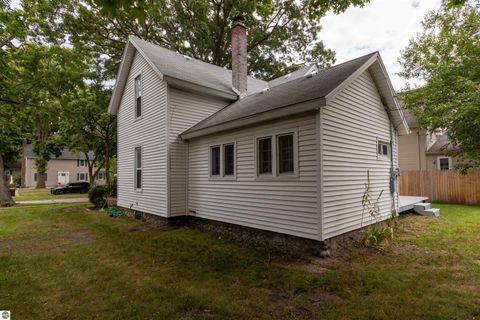 Tiny photo for 406 S Kinney, Mt Pleasant, MI 48858 (MLS # 1943857)