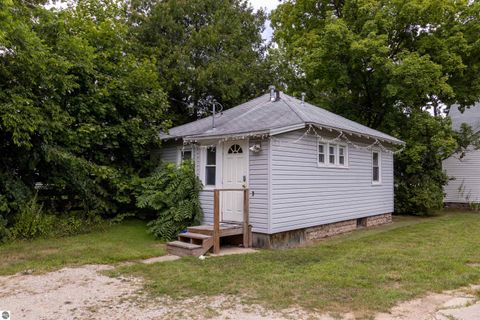Tiny photo for 406 S Kinney, Mt Pleasant, MI 48858 (MLS # 1943857)