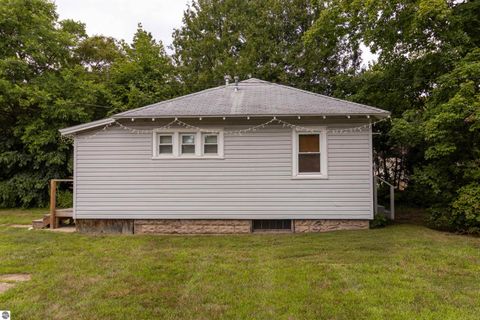 Tiny photo for 406 S Kinney, Mt Pleasant, MI 48858 (MLS # 1943857)