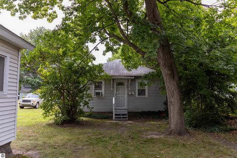 Tiny photo for 406 S Kinney, Mt Pleasant, MI 48858 (MLS # 1943857)