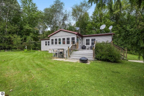 Tiny photo for 4812 SE County Line Road, Shepherd, MI 48883 (MLS # 1950997)