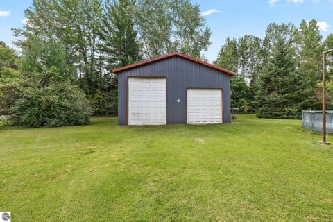 Tiny photo for 4812 SE County Line Road, Shepherd, MI 48883 (MLS # 1950997)
