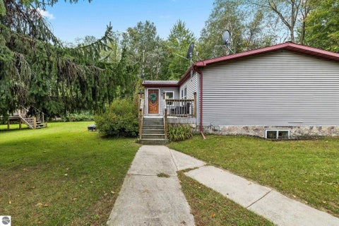 Tiny photo for 4812 SE County Line Road, Shepherd, MI 48883 (MLS # 1950997)