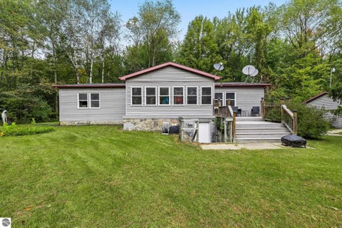 Tiny photo for 4812 SE County Line Road, Shepherd, MI 48883 (MLS # 1950997)