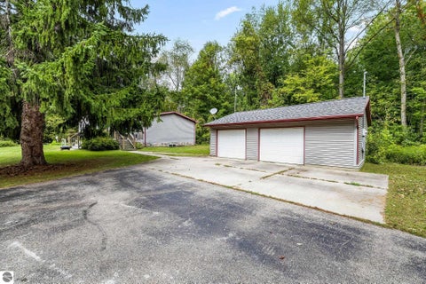 Tiny photo for 4812 SE County Line Road, Shepherd, MI 48883 (MLS # 1950997)