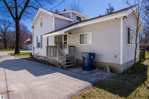 Tiny photo for 1014 Grant Street, Traverse City, MI 49686 (MLS # 1944334)