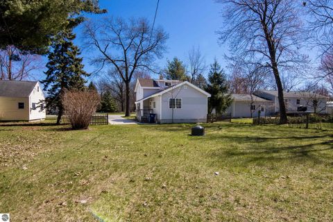 Tiny photo for 1014 Grant Street, Traverse City, MI 49686 (MLS # 1944334)