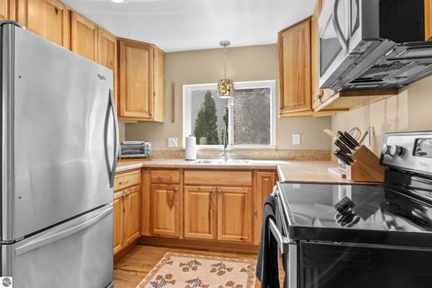 Tiny photo for 1014 Grant Street, Traverse City, MI 49686 (MLS # 1944334)