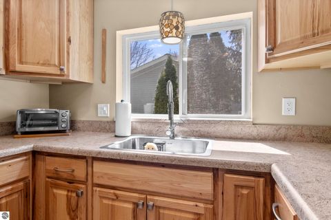Tiny photo for 1014 Grant Street, Traverse City, MI 49686 (MLS # 1944334)