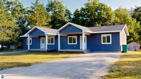 Photo of 447449 S Main Street, Roscommon, MI 48653 (MLS # 1949614)