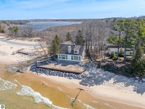 Photo of 3126 Lake Shore Road, Manistee, MI 49660 (MLS # 1943808)