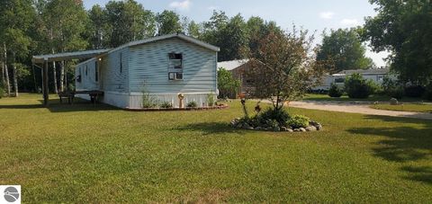 Tiny photo for 203 Fairview Blvd, Farwell, MI 48622 (MLS # 1943104)