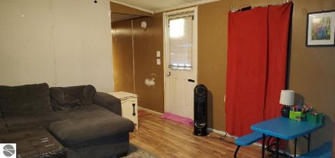 Tiny photo for 203 Fairview Blvd, Farwell, MI 48622 (MLS # 1943104)