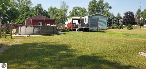 Tiny photo for 203 Fairview Blvd, Farwell, MI 48622 (MLS # 1943104)