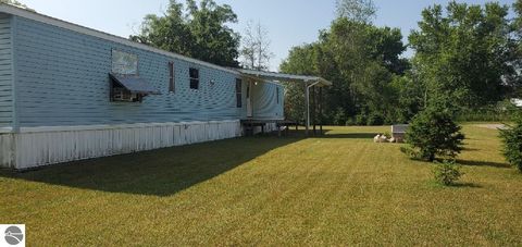 Tiny photo for 203 Fairview Blvd, Farwell, MI 48622 (MLS # 1943104)