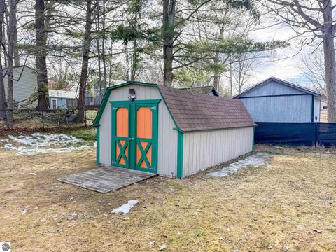 Tiny photo for 311 Iroquois Avenue, Prudenville, MI 48651 (MLS # 1943289)