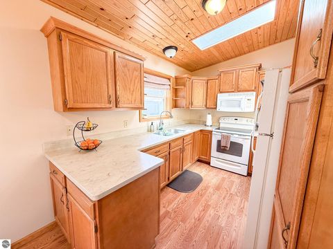 Tiny photo for 311 Iroquois Avenue, Prudenville, MI 48651 (MLS # 1943289)