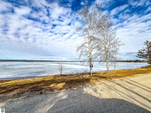 Tiny photo for 311 Iroquois Avenue, Prudenville, MI 48651 (MLS # 1943289)