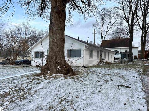 Tiny photo for 214 N Grover Avenue, Alma, MI 48801 (MLS # 1941531)