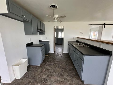 Tiny photo for 214 N Grover Avenue, Alma, MI 48801 (MLS # 1941531)