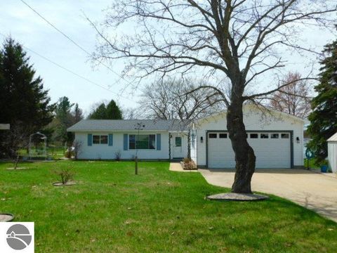 Photo of 4960 Pine Drive, Kalkaska, MI 49646 (MLS # 1943403)